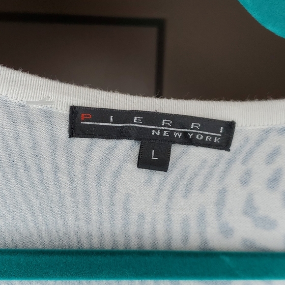 ๐ 2 for $30 ๐ PIERRI NEW YORK - Beautiful ladies Cardigan sweater - Picture 6 of 10